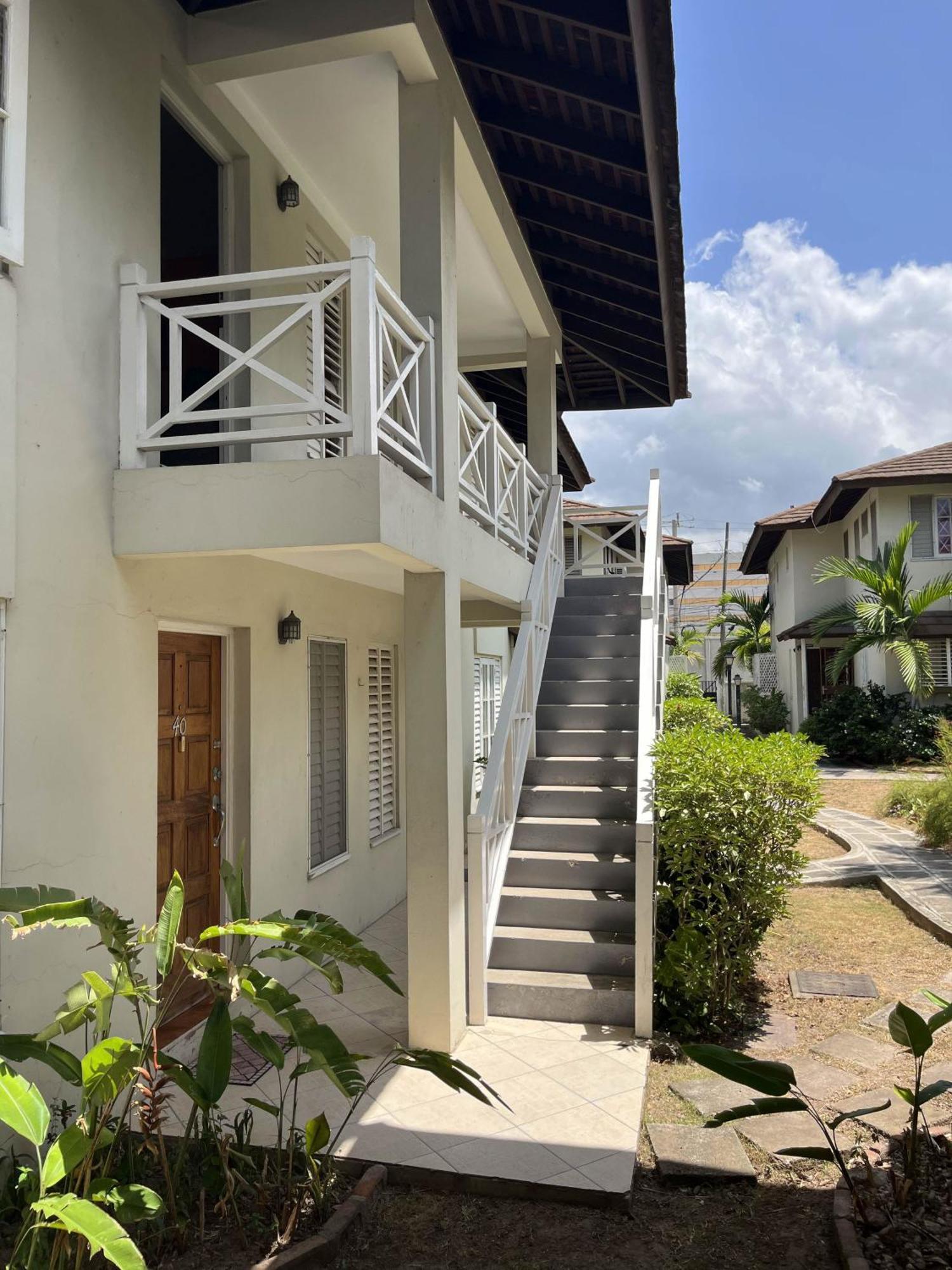 Finest Accommodation Renfrew Place 1 Bedroom Apt # 42 New Kgn 4--12 Renfrew Rd 金斯敦 外观 照片